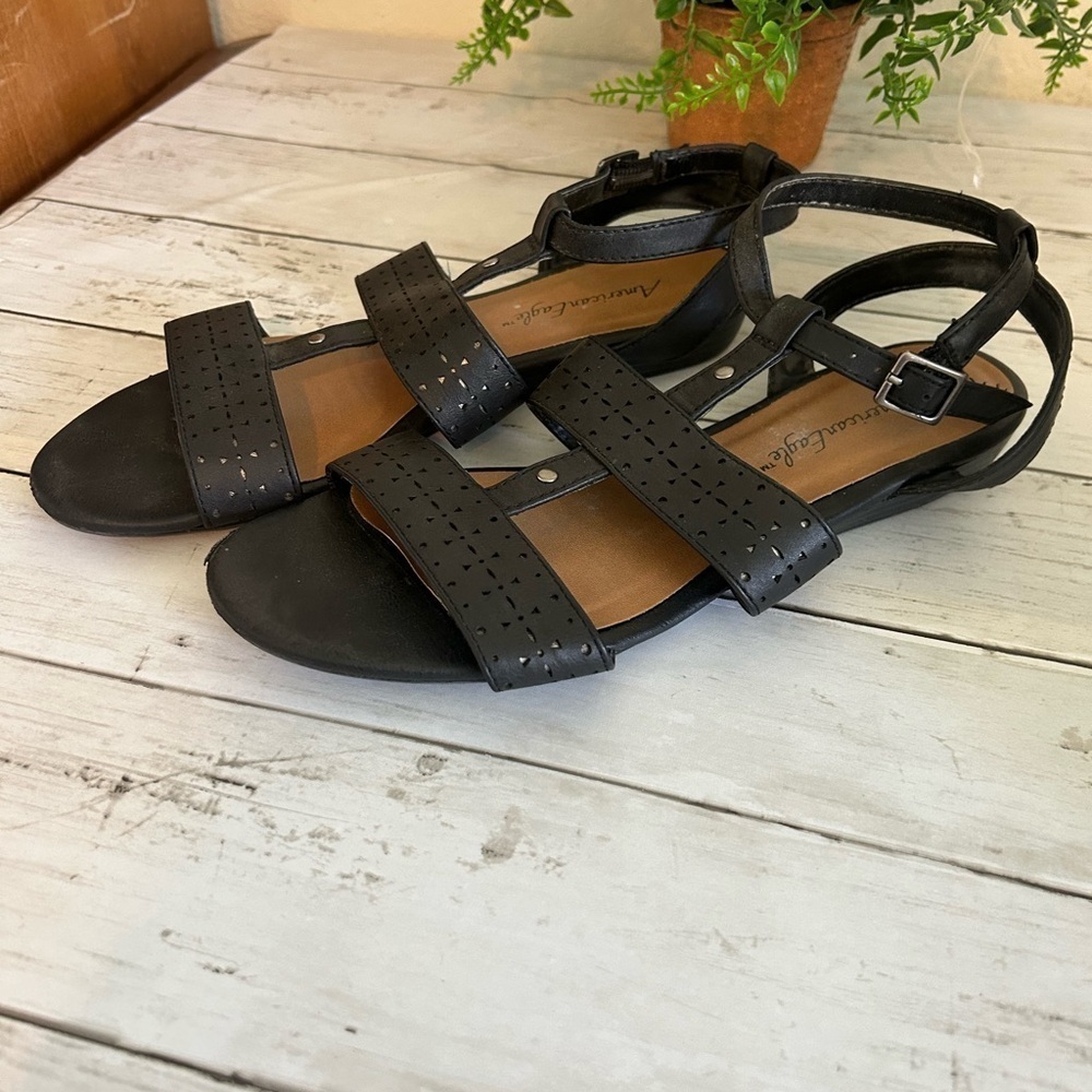American Eagle size 9 black sandals